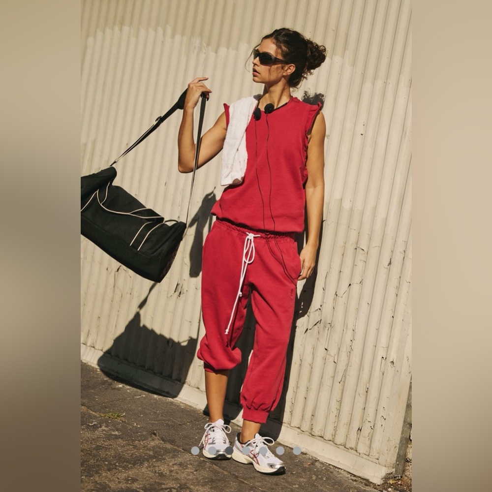 NWT FREE PEOPLE MOVEMENT Good Sport Duffle Bag | Black MSRP $78 - Picture 5 of 15